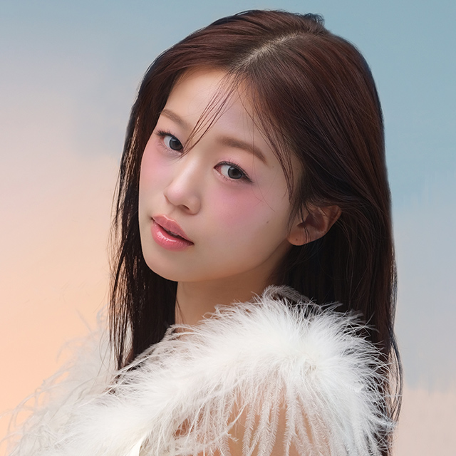 E-girls NEW SINGLE「Love ☆ Queen」リリース記念ハイタッチ会決定